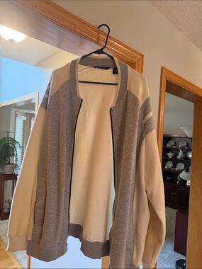 Sean John Cream and Light Gray Zip-Up Knit Bomber Sweater